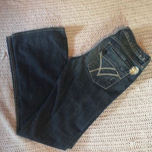 William Rast Belle flared with flap jeans 28X 33. - Picture 2 of 8